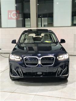 بی ئێم دەبڵیو iX3